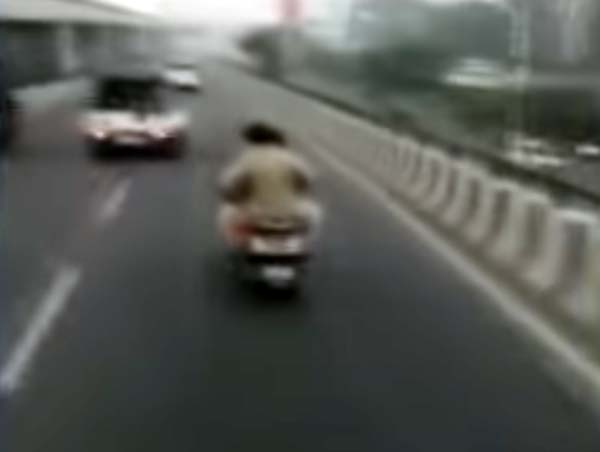 பிரியங்கா காந்தியை ஸ்கூட்டரில் அழைத்து சென்றவருக்கு நேர்ந்த கதி இதுதான்... என்ன நடந்தது தெரியுமா? பிரியங்கா காந்தியை ஸ்கூட்டரில் அழைத்து சென்றவருக்கு நேர்ந்த கதி இதுதான்... என்ன நடந்தது தெரியுமா?