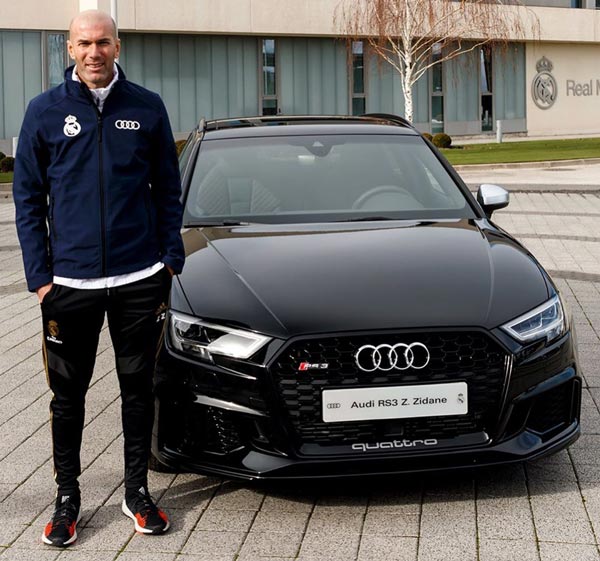 ஆடியின் கிறிஸ்துமஸ் பரிசு... விரும்பிய காரை எடுத்து கொள்ளலாம்... அந்த அதிர்ஷ்டசாலிகள் யார் தெரியுமா?