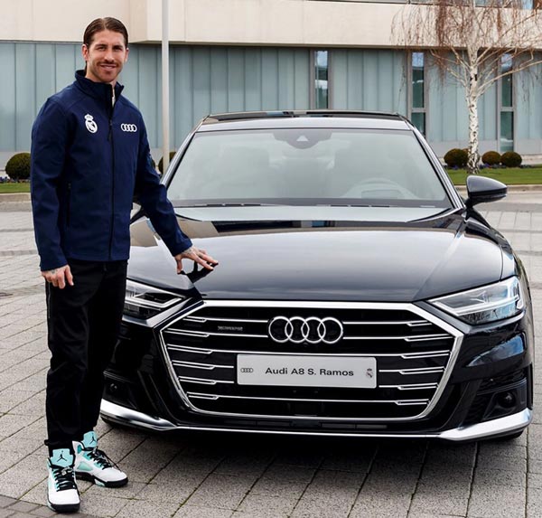 ஆடியின் கிறிஸ்துமஸ் பரிசு... விரும்பிய காரை எடுத்து கொள்ளலாம்... அந்த அதிர்ஷ்டசாலிகள் யார் தெரியுமா?