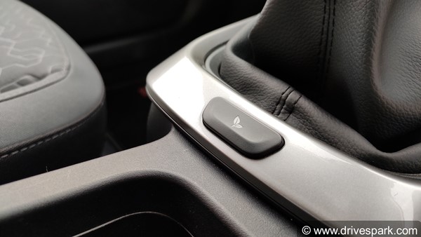 மாருதி பலேனோ என்ன ஆகப்போகுதோ? செக் வைக்க வருகிறது டாடா அல்ட்ராஸ்... ஃபர்ஸ்ட் டிரைவ் ரிவியூ!!