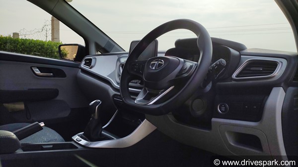 அல்ட்ராஸ் காரில் இந்த வசதிகளை பார்த்தீங்களா?... மார்தட்டும் டாடா மோட்டார்ஸ்!