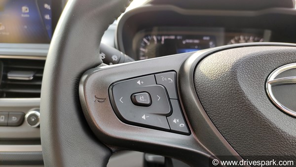 மாருதி பலேனோ என்ன ஆகப்போகுதோ? செக் வைக்க வருகிறது டாடா அல்ட்ராஸ்... ஃபர்ஸ்ட் டிரைவ் ரிவியூ!!