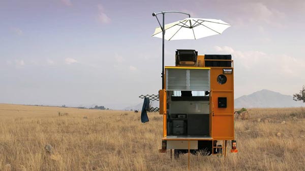 சகல வசதிகள் கொண்ட அடுக்குமாடி சொகுசு வீடாக மாறிய பஜாஜ் ஆட்டோ... தமிழக இளைஞரின் அசத்தலான ஒர்கவுட்..!