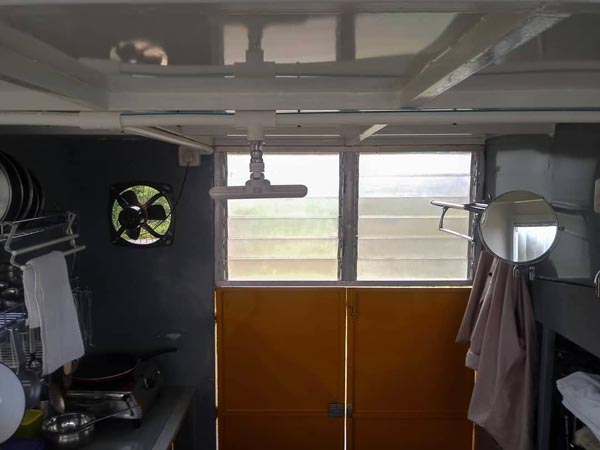 சகல வசதிகள் கொண்ட அடுக்குமாடி சொகுசு வீடாக மாறிய பஜாஜ் ஆட்டோ... தமிழக இளைஞரின் அசத்தலான ஒர்கவுட்..!