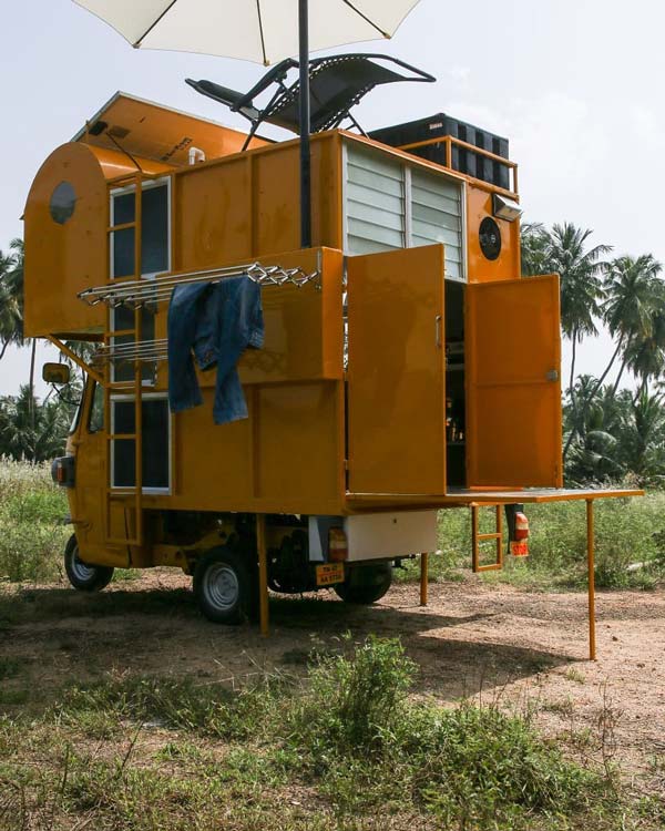 சகல வசதிகள் கொண்ட அடுக்குமாடி சொகுசு வீடாக மாறிய பஜாஜ் ஆட்டோ... தமிழக இளைஞரின் அசத்தலான ஒர்கவுட்..!