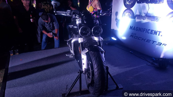 உலகிலேயே அதிக ஆற்றல் கொண்ட பைக்காக ட்ரையம்ப் ராக்கெட் 3 இந்தியாவில் அறிமுகம்...