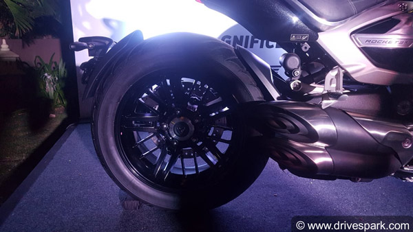 உலகிலேயே அதிக ஆற்றல் கொண்ட பைக்காக ட்ரையம்ப் ராக்கெட் 3 இந்தியாவில் அறிமுகம்...