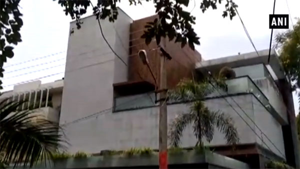 காரை கழுவ குடிநீரை பயன்படுத்திய பிரபல கிரிக்கெட் வீரர்: பாரபட்சமின்றி அபராதம் விதித்த அதிகாரிகள்... காரை கழுவ குடிநீரை பயன்படுத்திய பிரபல கிரிக்கெட் வீரர்: பாரபட்சமின்றி அபராதம் விதித்த அதிகாரிகள்...