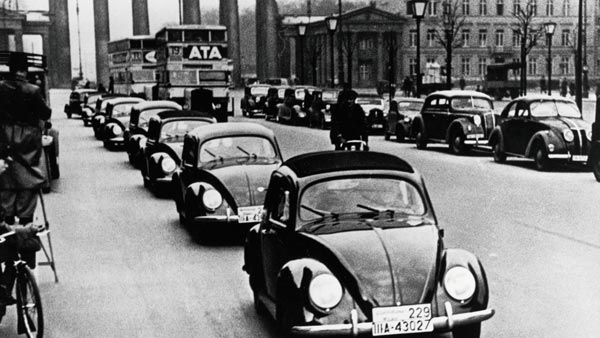 பிரியாவிடை பெற்ற அம்பாசிடர், மாருதி 800... சாலைகளில் இருந்து மட்டும்தான்... மனங்களில் இருந்து அல்ல