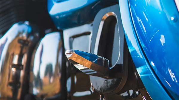 அன்ன பறவையாக மாறிய ராயல் என்பீல்டு இன்டர்செப்டார் 650... புகைப்படங்கள் உள்ளே..!