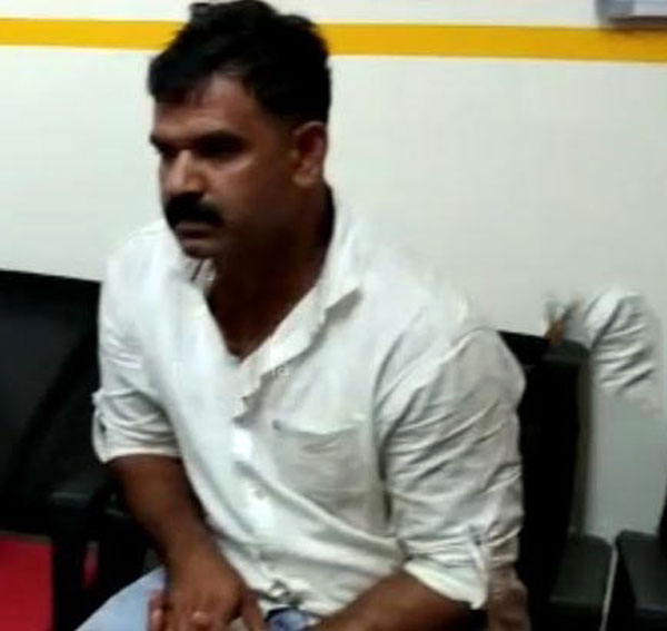 கல்லூரி மாணவிகளை கியர் மாற்ற சொல்லி குதூகலித்த பஸ் ஓட்டுனர்... பின்னர் நடந்தது இதுதான்!