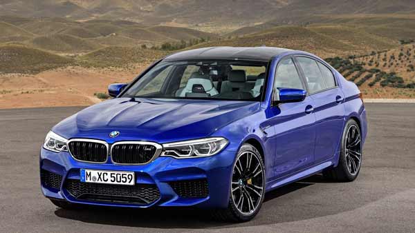 சச்சின், விராட் வரிசையில் இணைந்த யுவராஜ் சிங்... அடங்கேப்பா இவர் இத்தனை சொகுசு கார்களையா வைத்திருக்கிறார்..!