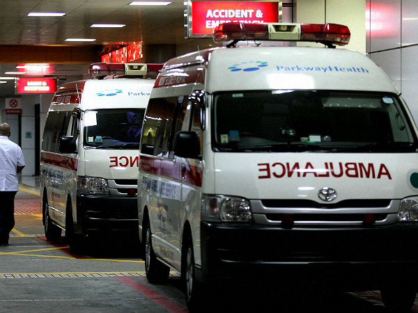 ஆம்புலன்ஸுக்கு வழி விட மறுத்த பாஜக தலைவர்... மம்தா பானர்ஜி மீது குற்றச்சாட்டு... அலப்பறையின் உச்சம்...!