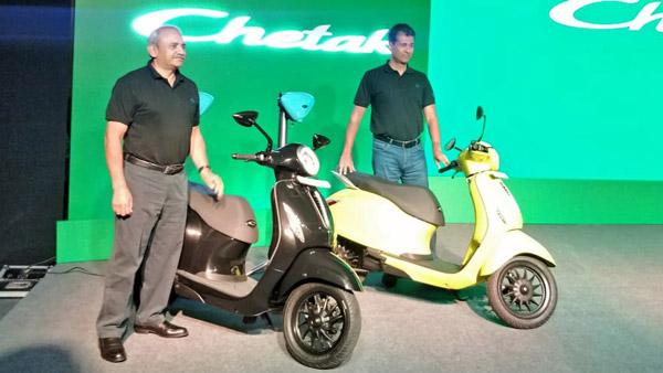 14 ஆண்டுகளுக்கு பின் புது அவதாரத்தில் திரும்ப வந்தது பஜாஜ் சேத்தக் ஸ்கூட்டர்! விலை எவ்வளவு தெரியுமா?
