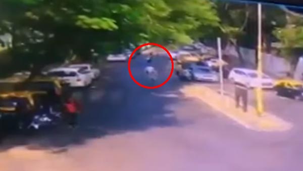 குற்றவாளிகளை தடுக்கபோய் விபத்தில் சிக்கிய காவலர்... போலீஸாரை அடித்து தூக்கி வீசும் அதிர்ச்சி காட்சி..!