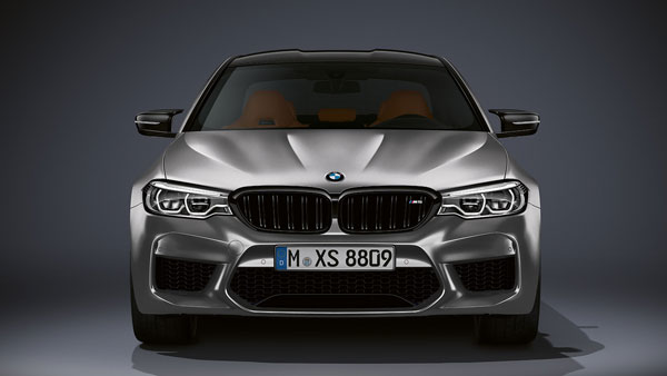 உடன் நடித்தவருக்கு ரூ. 1.84 கோடி காரை பரிசளித்த ஹீரோ... வீடு தேடி வந்த மிகப்பெரிய ஆச்சரிய பரிசு...!