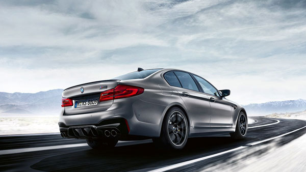 உடன் நடித்தவருக்கு ரூ. 1.84 கோடி காரை பரிசளித்த ஹீரோ... வீடு தேடி வந்த மிகப்பெரிய ஆச்சரிய பரிசு...!