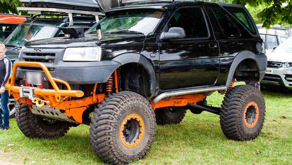 உங்கள் வாகனத்தின் கவர்ச்சி மற்றவர்களுக்கு பேராபத்து... எப்படி தெரியுமா..?