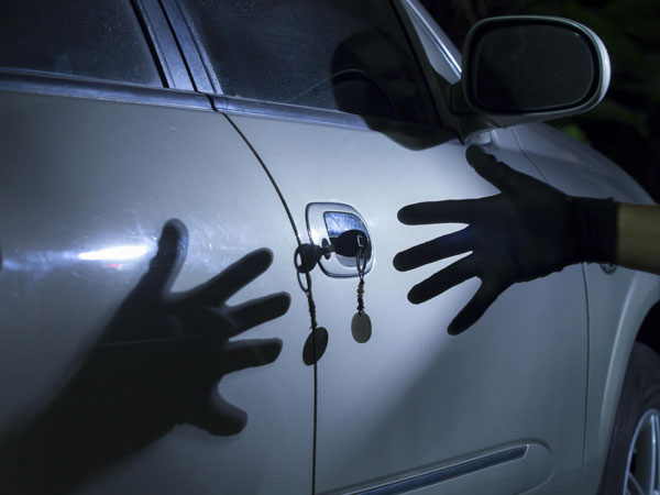 விலை உயர்ந்த வாகனங்கள் வெறும் 2 ஆயிரத்திற்கு விற்பனை... கொள்ளையன் சொன்ன காரணத்தால் ஆடிப்போன போலீஸ் விலை உயர்ந்த வாகனங்கள் வெறும் 2 ஆயிரத்திற்கு விற்பனை... கொள்ளையன் சொன்ன காரணத்தால் ஆடிப்போன போலீஸ்