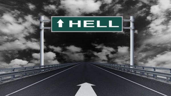 ஆவிகளின் லாரியிடம் தப்பித்தால் அமானுஷ்ய மிருகங்கள் கொல்ல வரும்... நரகத்திற்கு கூட்டி செல்லும் சாலை