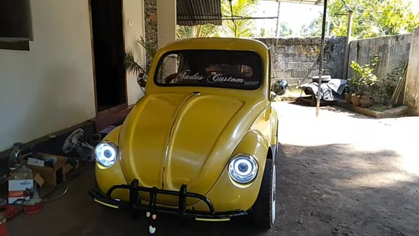 ஹோம் மேட் ஊறுகாய், வத்தல் போல வீட்டிலேயே தயாரிக்கப்பட்ட மனதை கவரும் விண்டேஜ் கார்.. கேரள இளைஞரின் அசாத்தி திறமை!