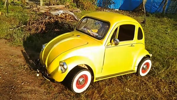 ஹோம் மேட் ஊறுகாய், வத்தல் போல வீட்டிலேயே தயாரிக்கப்பட்ட மனதை கவரும் விண்டேஜ் கார்.. கேரள இளைஞரின் அசாத்தி திறமை!