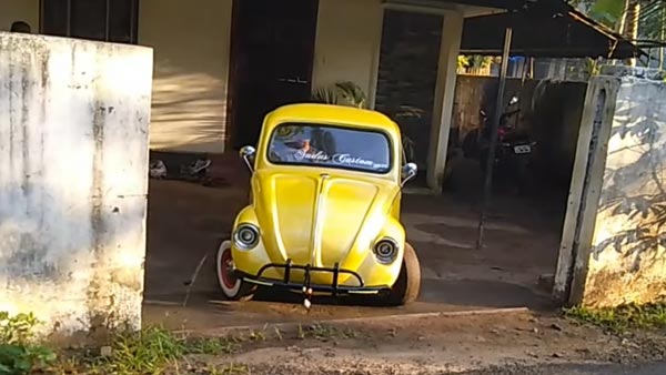 ஹோம் மேட் ஊறுகாய், வத்தல் போல வீட்டிலேயே தயாரிக்கப்பட்ட மனதை கவரும் விண்டேஜ் கார்.. கேரள இளைஞரின் அசாத்தி திறமை!