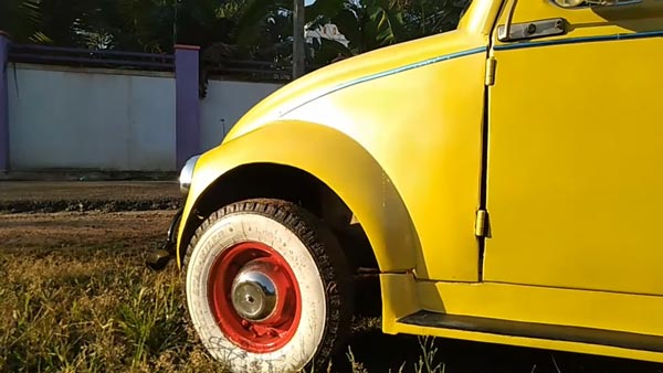 ஹோம் மேட் ஊறுகாய், வத்தல் போல வீட்டிலேயே தயாரிக்கப்பட்ட மனதை கவரும் விண்டேஜ் கார்.. கேரள இளைஞரின் அசாத்தி திறமை!