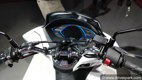 இந்தா வந்துட்டான்ல... சேத்தக் நீ இதோட துவம்சம்டா... அட்டகாசமான ஹோண்டா மின்சார ஸ்கூட்டர் இந்தியாவில்... இந்தா வந்துட்டான்ல... சேத்தக் நீ இதோட துவம்சம்டா... அட்டகாசமான ஹோண்டா மின்சார ஸ்கூட்டர் இந்தியாவில்...