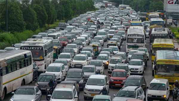 243 மணி நேரம் வேஸ்ட் ஆகுது!! உலகிலேயே டிராபிக் ஜாம் அதிகமாக இருப்பது நம்ம ஊரில்தான்... எது தெரியுமா?