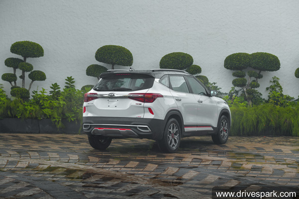 கியா செல்டோஸ் காரின் விலை கணிசமாக உயர்ந்தது... வாடிக்கையாளர்களுக்கு கூடுதல் சுமை!