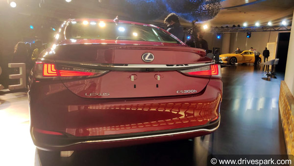 இந்தியாவில் கார் உற்பத்தியை துவங்கியது லெக்சஸ் நிறுவனம்... விலை கணிசமாக குறைய வாய்ப்பு!