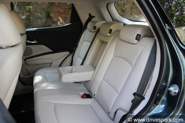 40 ஆயிரமா? விற்பனையில் புதிய மைல்கல்லை எட்டியது மஹிந்திரா எக்ஸ்யூவி300