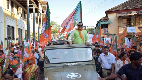 செய்வதறியமால் தவிக்கும் வாகன விற்பனையாளர்கள்... போக்குவரத்துத்துறை அமைச்சரின் பதிலால் கவலை..!