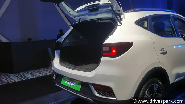 கண்ண மூடிட்டு மின்சார கார் வாங்கலாமா? எதுக்கும் இந்த செய்திய படிச்சிருங்க... இல்லனா வருத்தப்படுவீங்க கண்ண மூடிட்டு மின்சார கார் வாங்கலாமா? எதுக்கும் இந்த செய்திய படிச்சிருங்க... இல்லனா வருத்தப்படுவீங்க