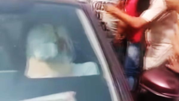 இது புதுசா இருக்கே! டிராஃபிக்கில் தப்பிக்க துப்பாக்கியை நீட்டிய பாஜக பிரமுகர்... வைரல் வீடியோ!