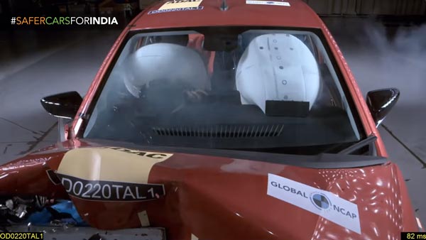 க்ராஷ் டெஸ்ட்டில் 5 ஸ்டார் ரேட்டிங்கை பெற்று அசத்திய டாடா அல்ட்ராஸ் கார்!