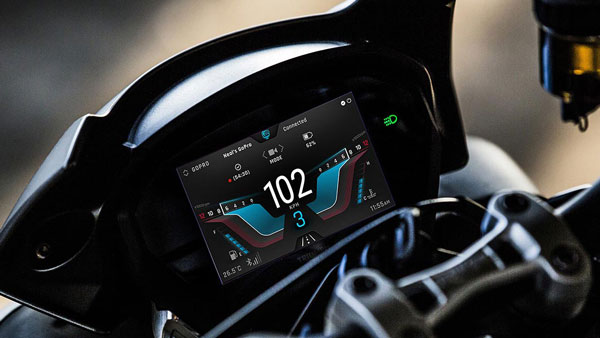 டிரையம்ப் கனெக்ட்டிவிட்டி சிஸ்டம் இந்தியாவில் அறிமுகம்!