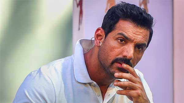 இந்திய பணக்காரர்களிடம் இருக்கும் மிக விலை உயர்ந்த கார்கள் பற்றிய இந்த விஷயம் உங்களுக்கு தெரியுமா?