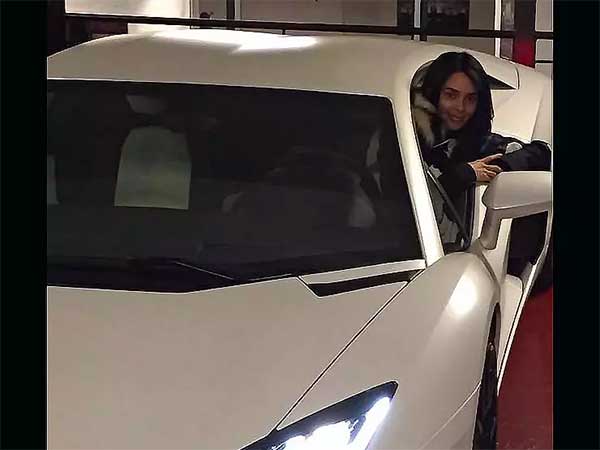 இந்திய பணக்காரர்களிடம் இருக்கும் மிக விலை உயர்ந்த கார்கள் பற்றிய இந்த விஷயம் உங்களுக்கு தெரியுமா?