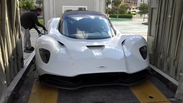 இந்த காரைதான் ஜேம்ஸ்பாண்ட் அடுத்த படத்தில் ஓட்ட இருக்கிறாரா..? ஆவலை தூண்டும் சிறப்பு தகவல் கசிந்தது..!