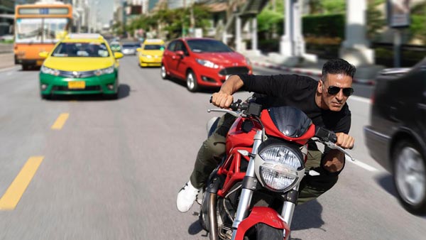 ஹெல்மெட் அணியாமல் பைக்கில் நடிகையுடன் உலா வந்த உச்ச நடிகர்... யார்னு தெரிஞ்சா கோவப்படுவீங்க...