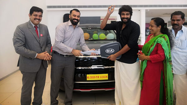 சினிமா பிரபலங்கள் மத்தியில் திடீரென பிரபலமாகும் புதிய கார்... எதுன்னு தெரிஞ்சா ஆச்சரியப்படுவீங்க!!