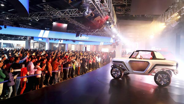 ஆட்டோ எக்ஸ்போவில் கொரோனா வைரஸ் பரவுவதை தவிர்க்க முன்னெச்சரிக்கை நடவடிக்கைகள் தீவிரம்