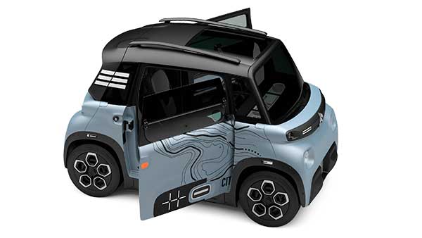 இந்த காரை இயக்க லைசென்ஸ் தேவையில்லை.. உலகின் மிக சிறிய மின்சார கார் அறிமுகம்.. விலை மற்றும் சிறப்பு தகவல்!