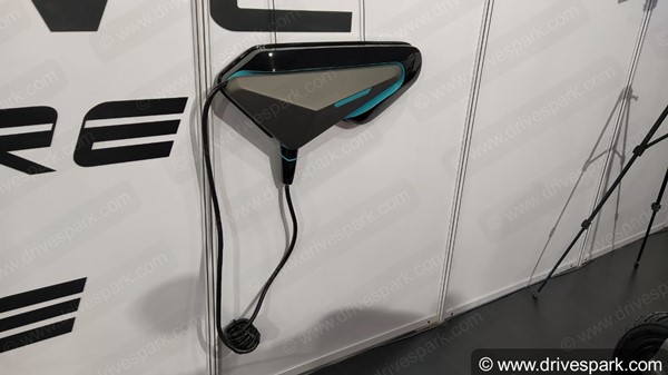 சேத்தக் எலக்ட்ரிக் ஸ்கூட்டருக்கு போட்டியாக சந்தைக்கு வரும் புதிய எவெர்வ் எலக்ட்ரிக் ஸ்கூட்டர்...! 