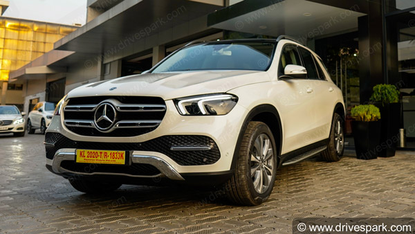 முதல் மெர்சிடிஸ் பென்ஸ் ஜிஎல்இ கார் வாடிக்கையாளருக்கு டெலிவிரி!