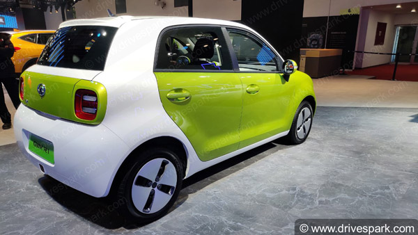 உலகின் விலை குறைவான எலக்ட்ரிக் கார் இந்திய ஆட்டோ எக்ஸ்போவில் அறிமுகம்..!