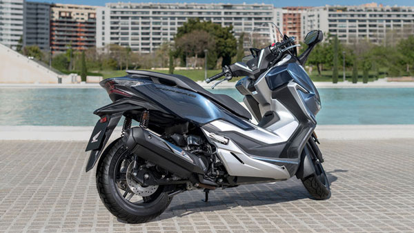 ஹோண்டா ஃபோர்ஷா 300 மேக்ஸி ஸ்கூட்டர் டெலிவரி ஆரம்பம்.. இந்தியாவின் முதல் அதிக விலையுடைய ஸ்கூட்டர் இதுதான்..
