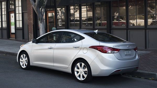 லட்சக்கணக்கான கார்களை திரும்ப அழைக்கும் ஹூண்டாய்... காரணம் தெரிஞ்சா அதிர்ந்துபோவீங்க..!